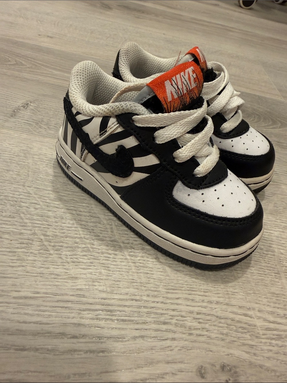 Nike Kids Low-Top Sneakers - Black, White & Orange